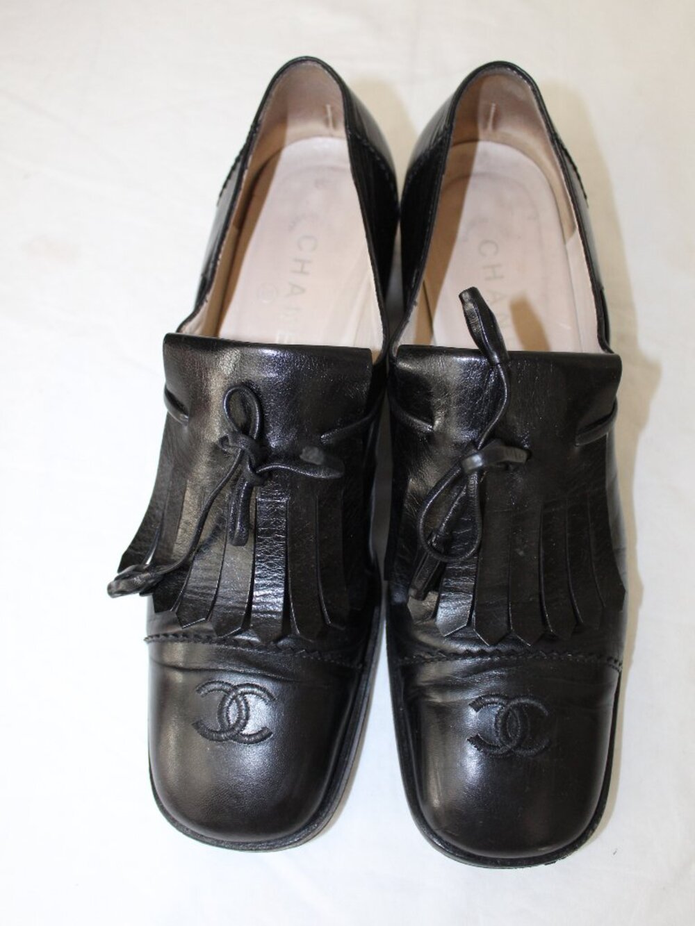Chanel Vintage Square Toe Loafers Fringe Accent CC Toe Cap Block Heel 40.5 10.5